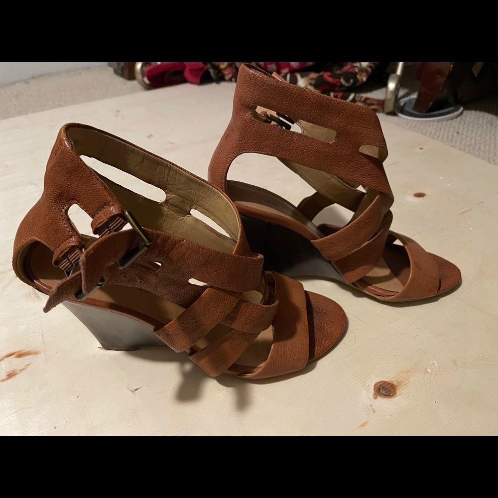 NINE WEST cognac edge-heel strap sandals